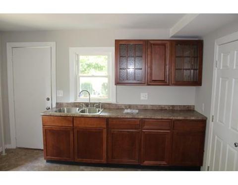 25 Cambridge St, Springfield, MA 01109 photo 2
