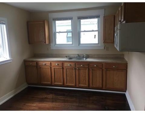 41 Edgemont St, Springfield, MA 01109 photo 4