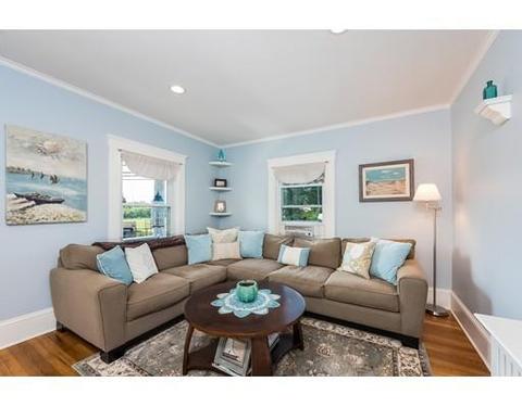 21 Ames St, Beverly, MA 01915 photo 2