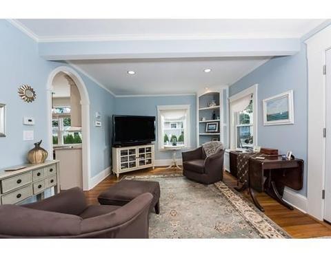 21 Ames St, Beverly, MA 01915 photo 3
