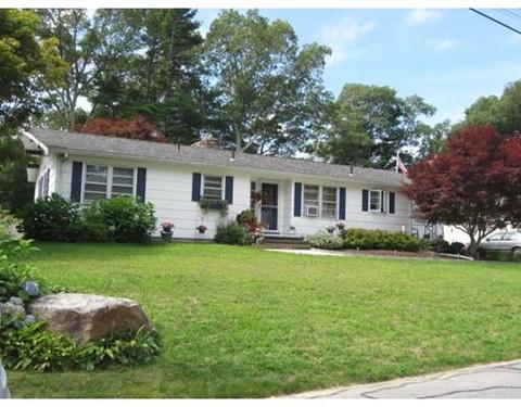 30 Burt St, Acushnet, MA 02743 photo 2