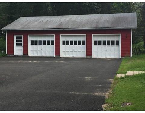 17 Keyes Rd, Holyoke, MA 01040 photo 2