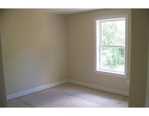 24 Perry St, Douglas, MA 01516 photo 11