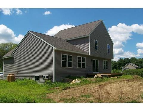 24 Perry St, Douglas, MA 01516 photo 3