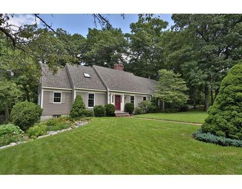 7 Sanborn Ln, Reading, MA 01867 photo 2