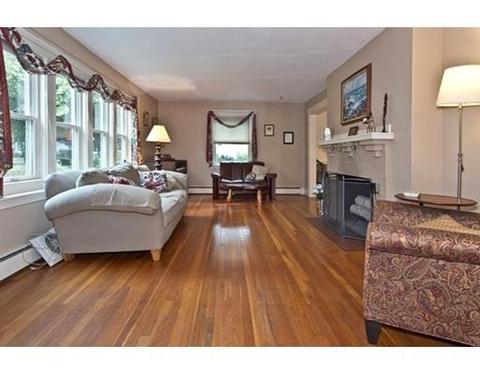 39 Vine St, Reading, MA 01867 photo 6