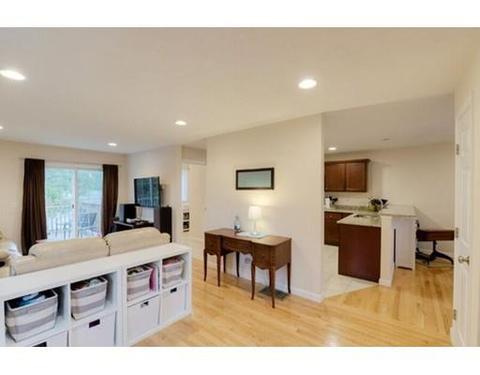 19 Angelo St, Worcester, MA 01604 photo 9