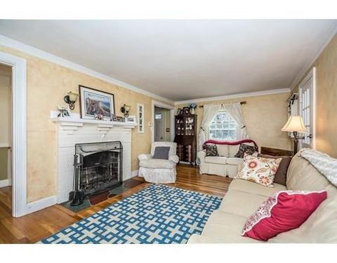 10 Grand St, Reading, MA 01867 photo 4