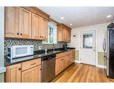 10 Grand St, Reading, MA 01867 photo 11
