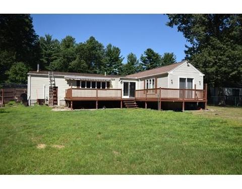 203 Glenoak Dr, Springfield, MA 01129 photo 2