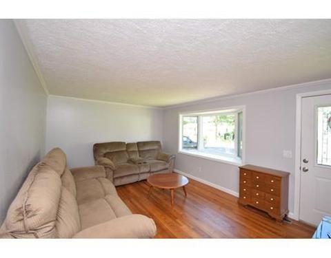 203 Glenoak Dr, Springfield, MA 01129 photo 6