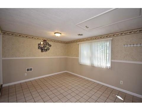 203 Glenoak Dr, Springfield, MA 01129 photo 7