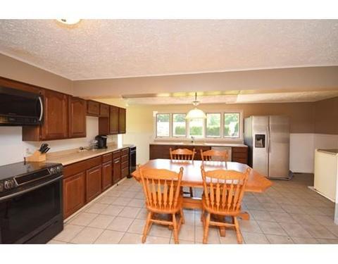 203 Glenoak Dr, Springfield, MA 01129 photo 17