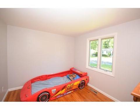 203 Glenoak Dr, Springfield, MA 01129 photo 12