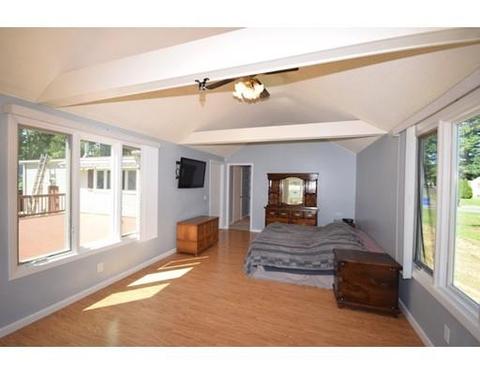 203 Glenoak Dr, Springfield, MA 01129 photo 9