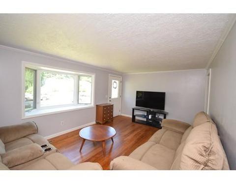 203 Glenoak Dr, Springfield, MA 01129 photo 5