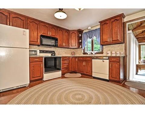 6 Joseph Rd, Mendon, MA 01756 photo 4