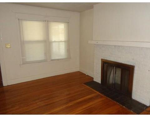 39 Ralph St, Springfield, MA 01109 photo 5