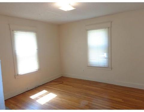39 Ralph St, Springfield, MA 01109 photo 8