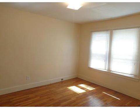 39 Ralph St, Springfield, MA 01109 photo 7