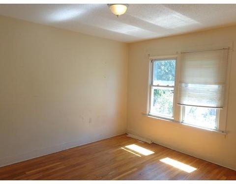 39 Ralph St, Springfield, MA 01109 photo 11