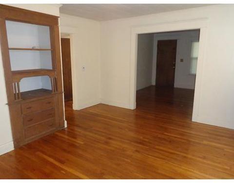 39 Ralph St, Springfield, MA 01109 photo 3