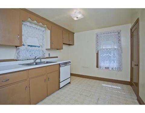69 Audubon St, Springfield, MA 01108 photo 2