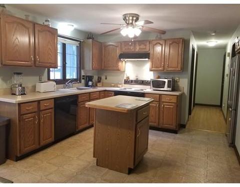 8 Robin Rd, Easthampton, MA 01027 photo 4