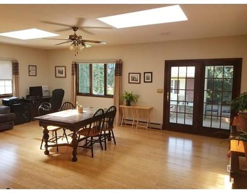 8 Robin Rd, Easthampton, MA 01027 photo 5