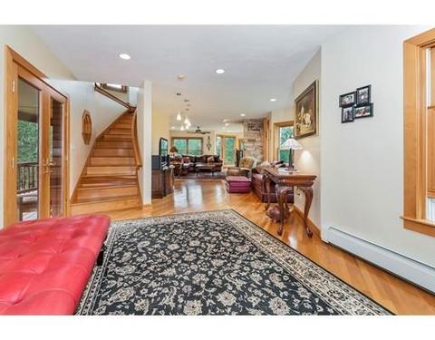 66 Taft St, Upton, MA 01568 photo 5
