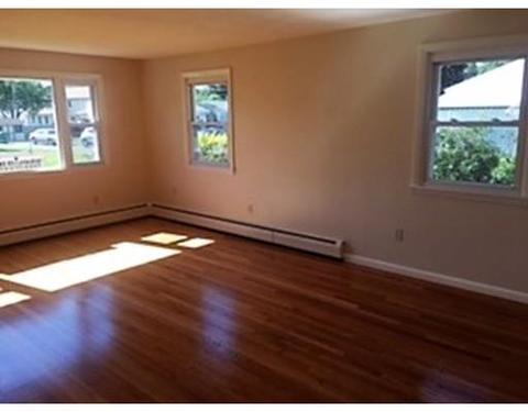 132 Boucher Cir, Chicopee, MA 01020 photo 5