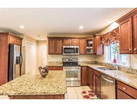 85 Queens Cir, Raynham, MA 02767 photo 14