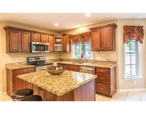 85 Queens Cir, Raynham, MA 02767 photo 12