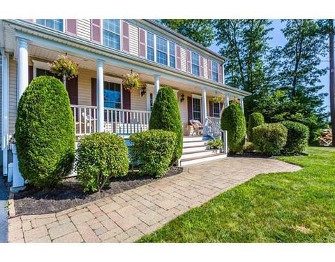 85 Queens Cir, Raynham, MA 02767 photo 3
