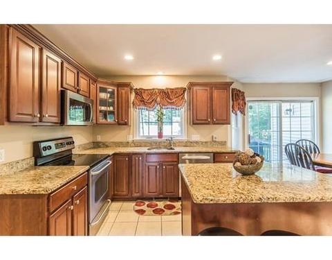 85 Queens Cir, Raynham, MA 02767 photo 13