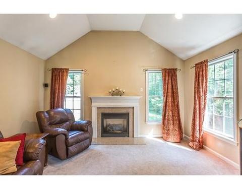 85 Queens Cir, Raynham, MA 02767 photo 8