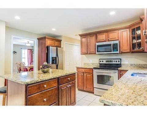 85 Queens Cir, Raynham, MA 02767 photo 15