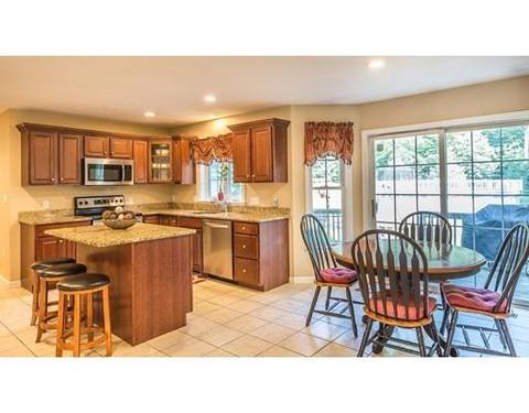 85 Queens Cir, Raynham, MA 02767 photo 9