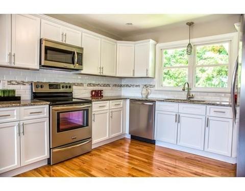 34 Emerson St, Springfield, MA 01118 photo 2