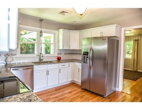 34 Emerson St, Springfield, MA 01118 photo 3