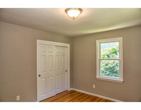 34 Emerson St, Springfield, MA 01118 photo 17