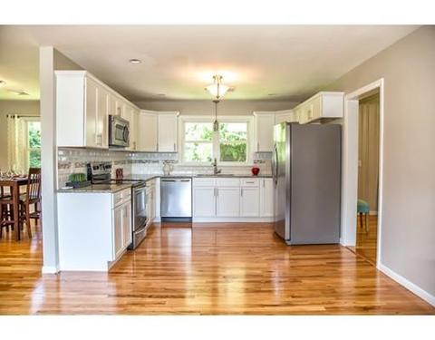 34 Emerson St, Springfield, MA 01118 photo 1