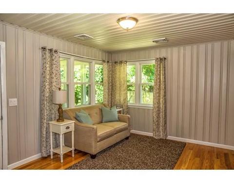 34 Emerson St, Springfield, MA 01118 photo 8