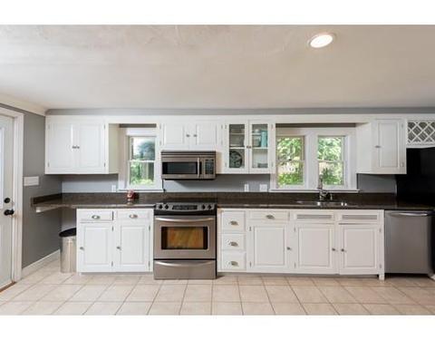 32 Pine St, Hanover, MA 02339 photo 4