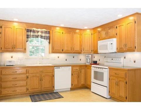 22 Bow St, Millis, MA 02054 photo 5