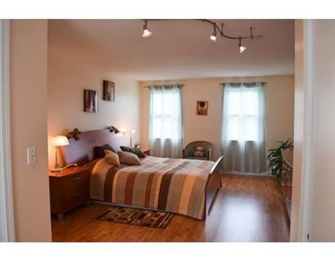 21 Cluster Cir, Springfield, MA 01118 photo 17