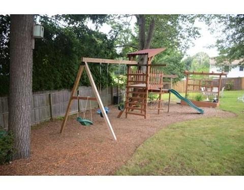 21 Cluster Cir, Springfield, MA 01118 photo 27