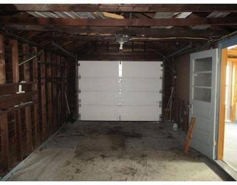 196 Corona St, Springfield, MA 01104 photo 21
