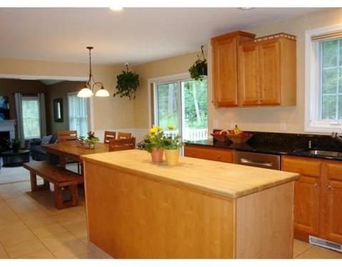 11 Apache Rd, Nashua, NH 03063 photo 5