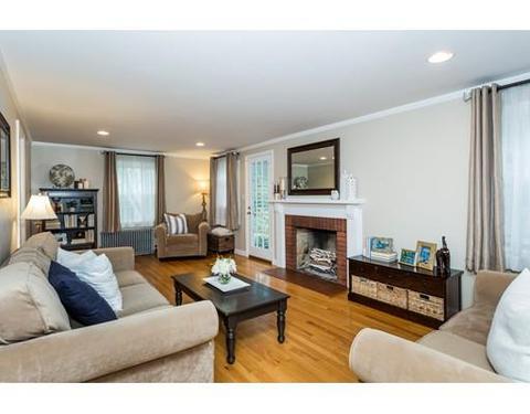 1279 Bradley Rd, Springfield, MA 01118 photo 9